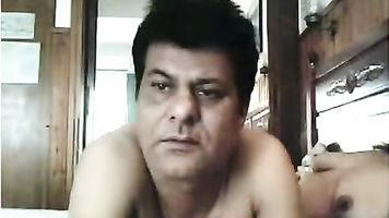 एमेच्योर पाकिस्तानी जोड़ी लंदन से नग्न वेबकैम पर दिखा रहा है बंद उनके यौन साहसिक.