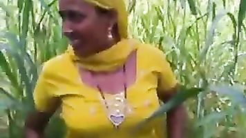 भाभी खेतों - फिल्मों में गड़बड़ कर दिया । 
