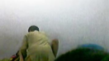 पाकिस्तानी कॉलेज के प्रोफेसर एक ट्यूशन के लिए आता है, जो अपने युवा छात्र कमबख्त और परीक्षा में कुछ अधिक अंक प्राप्त करने के लिए अतिरिक्त दे रही है । 