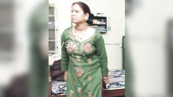 गर्म चाची नग्न अलग करना-फिल्में.