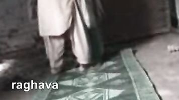 पठान अपनी पत्नी कमबख्त-सिनेमा.