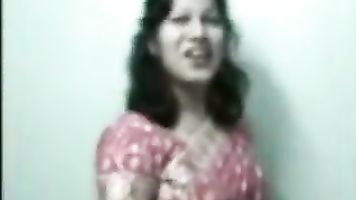 देसी भाभी अकेले घर पर.