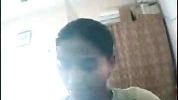 देसी लड़की उसके स्तन साझा करें.