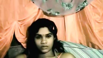 गर्म भारतीय लड़की वेब कैम पर.
