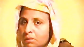 पाकिस्तानी पंजाबी आदमी कमबख्त सींग का बना हुआ माँ कानून में