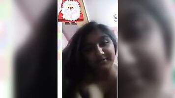 अदिति नंदा स्तन उजागर