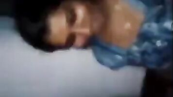 22 भाई पत्नी रोमांस चुंबन