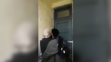 हिजाब बहन विश्वविद्यालय बाथरूम में गड़बड़