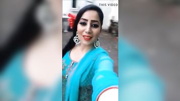 सींग का सुंदर हिजाबी