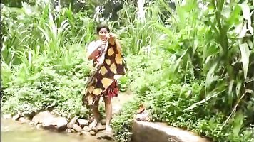 श्रीलंकाई अभिनेत्री Helani Bandara खूबसूरत फिल्म