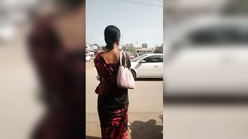 साटन सिल्क साड़ी मामी