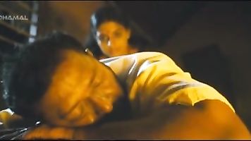 Iniya सेक्सी प्रेम दृश्य HD