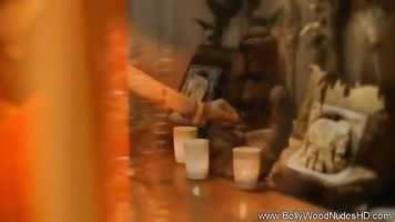 प्यारा तमिल देवी पूरी तरह से नग्न