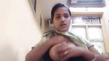 केरल लड़की उसके नग्न शरीर दिखाने के लिए अपने प्रेमी