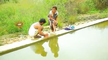 सुंदर भारतीय चाची स्तन दबाने घर के बाहर