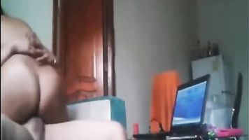 देसी लड़की प्रेमी डिक पर सवारी