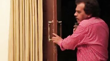 देसी लड़की बॉस द्वारा गड़बड़