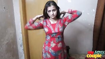 तमिल गृहिणी सोनिया में Shalwar Suir नग्न स्ट्रिप्स हार्डकोर XXX सेक्स