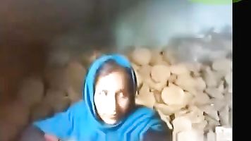 तमिल युगल सेक्स मुंबई में निर्माण स्थल पर कमबख्त