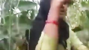 देसी लड़की फिल्म लगता है हिंदी में