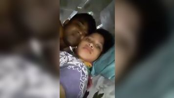 देसी लड़की होने सेक्स के साथ पड़ोसी आदमी