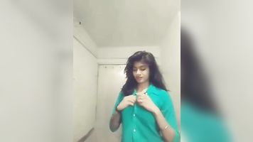 तमिल लड़की के लिए उसे बेस्टी