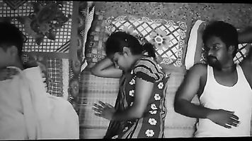 वीडियो-20171101-पीवी0001-चेन्नई (यह) देसी 32 साल पुराने विवाहित, प्यारा, प्यारा और गर्म एमआईएलए चाची (अभिनेत्री) लक्ष्मी प्रिया ने अपने 35 साल पुराने पति द्वारा 'लक्ष्मी' लघु फिल्म सुपर हिट और ब्लॉकबस्टर पोर्न क्लिप में गड़बड़ की । 