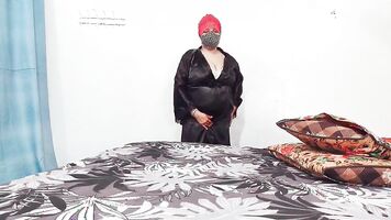 तमिल बड़े स्तन सेक्सी चाची