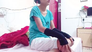 डॉक्टर ने मेरे पति के विशाल डिक के लिए इसे तैयार करने के लिए मेरे गधे छेद को गड़बड़ कर दिया