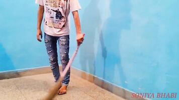 मालकिन उसके नौकर के साथ यौन संबंध रखने वाले