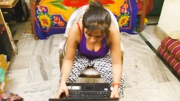 प्यारा और प्यारा लड़की प्रेमी दक्षिण देसी बाथरूम सेक्सवीडियो के साथ स्नान कर रही है
