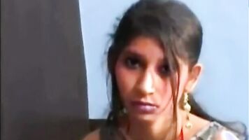 दूध बौछार स्तनपान कराने वाली देसी भाभी मौखिक