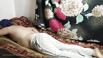 देसी चाचा था, कमबख्त के बहाने छोड़ने के अपने सबसे अच्छा दोस्त पार्टी में