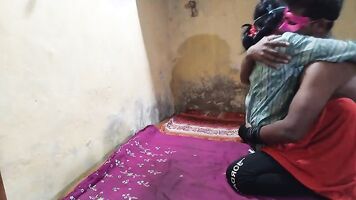 किशोर तमिल गांव गृहिणी की घर माई मस्त चुदाई