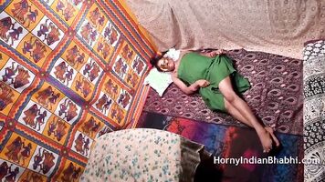 प्यारा तमिल भाभी भतीजे के साथ गर्भवती हो रही है