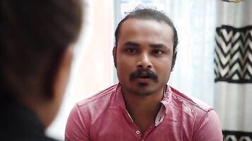 बॉस अपने निजी कमरे में कार्यालय के कर्मचारियों के साथ कट्टर बकवास है – पूर्ण क्लिप