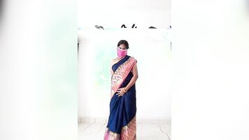 देसी गृहिणी स्वेता ब्लाउज कम साड़ी शो