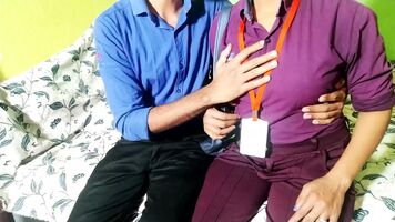 वेलेंटाइन दिवस सप्ताह हिंदी आवाज के दौरान प्रबंधक कमबख्त कार्यालय लड़की