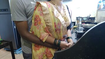 मुझे अपने सौतेले भाई के साथ सेक्स करना पसंद है