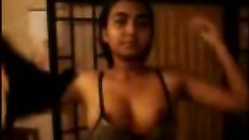 होटल के कमरे में देसी लड़की-फिल्में।