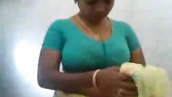 चाची नग्न स्नान-फिल्में.