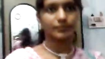साड़ी-फिल्मों में विवाहित पत्नी।