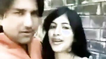 पाकिस्तानी गुरिया की मस्त चुदाई-फिल्में।
